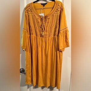 NWT Davi & Dani boutique Embroidered Yellow Dress